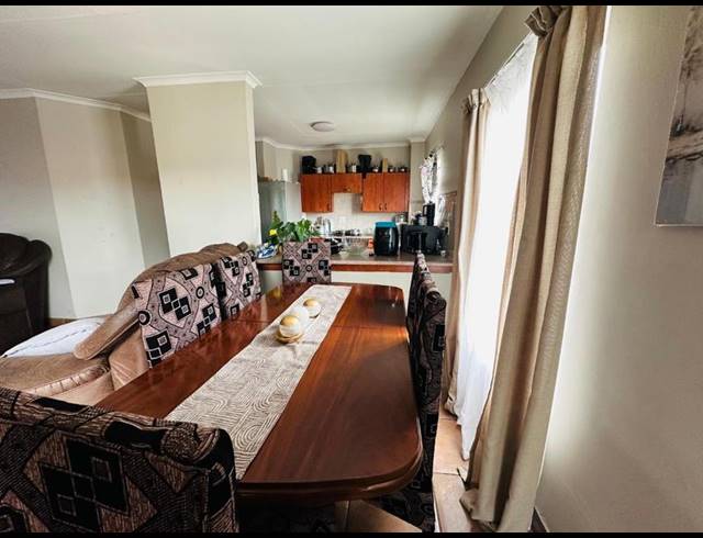 2 BEDROOM APARTMENT FOR SALE IN CASTLEVIEW